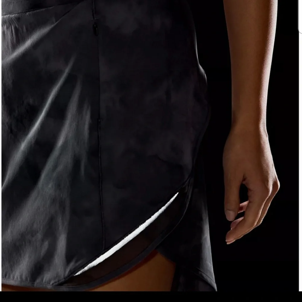 Lululemon Brand New w/Tags, Lulu Hotty Hot HR Shirt with Built In Shorts! - Picture 5 of 10